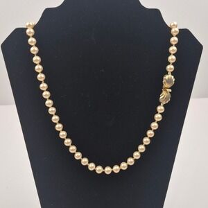 Old Money Vibes‎ Vtg Faux Pearl Necklace Gold-Tone Shell Clasp Elegant 25"